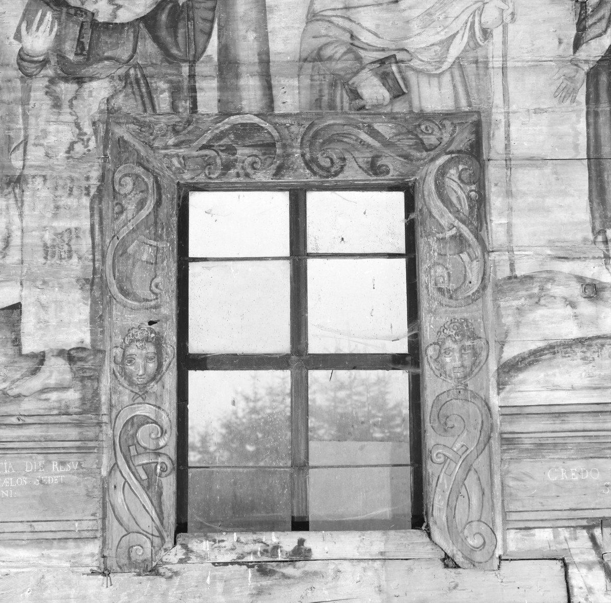 kościół pw. św. Elżbiety Węgierskiej - wnętrze - prezbiterium - ściana południowa - okno, skan 1