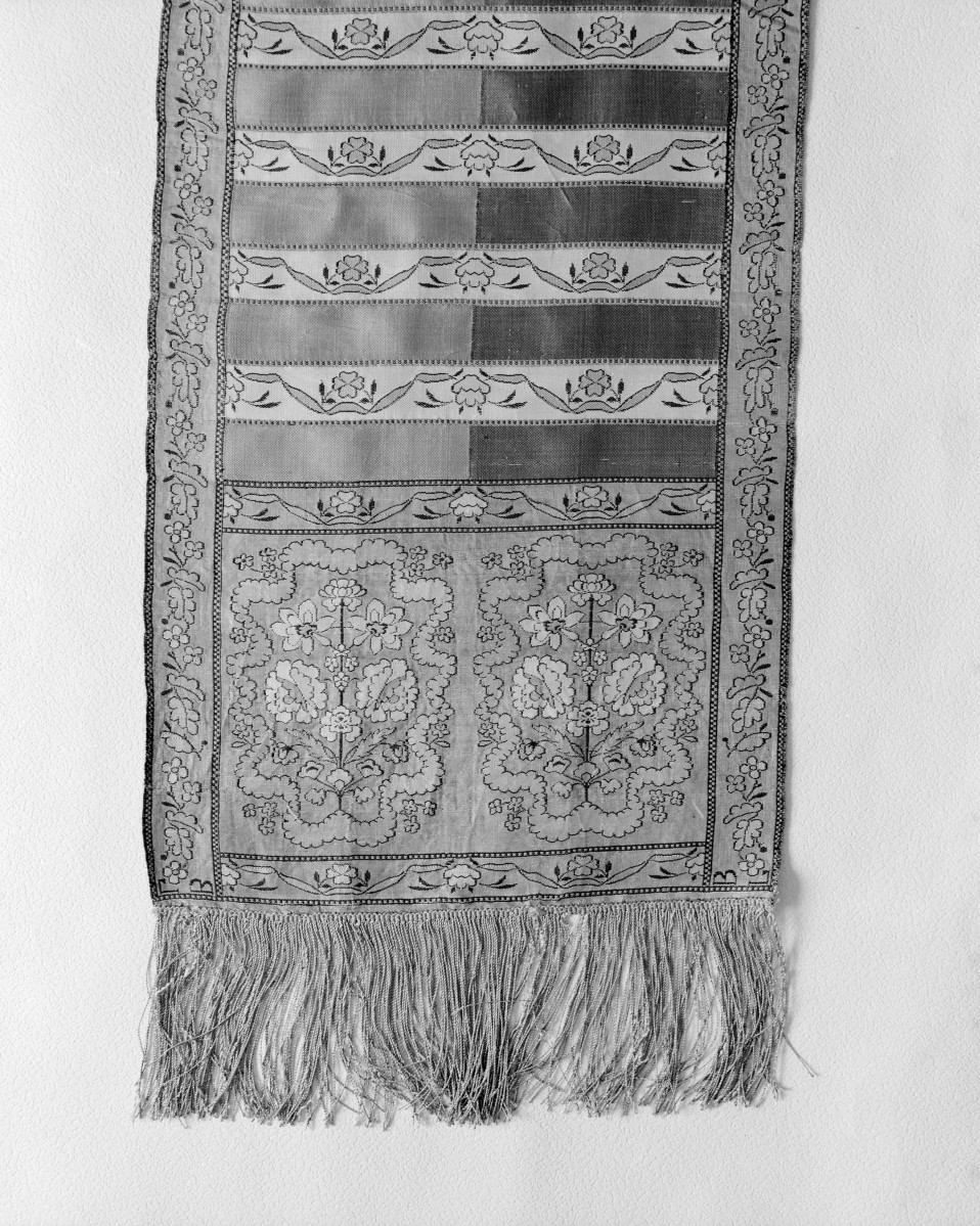 Muzeum Narodowe - zbiory - pas lity dwustronny - /XVIII wiek/ - głowa i wciąża /fragment/ - awers, skan 1