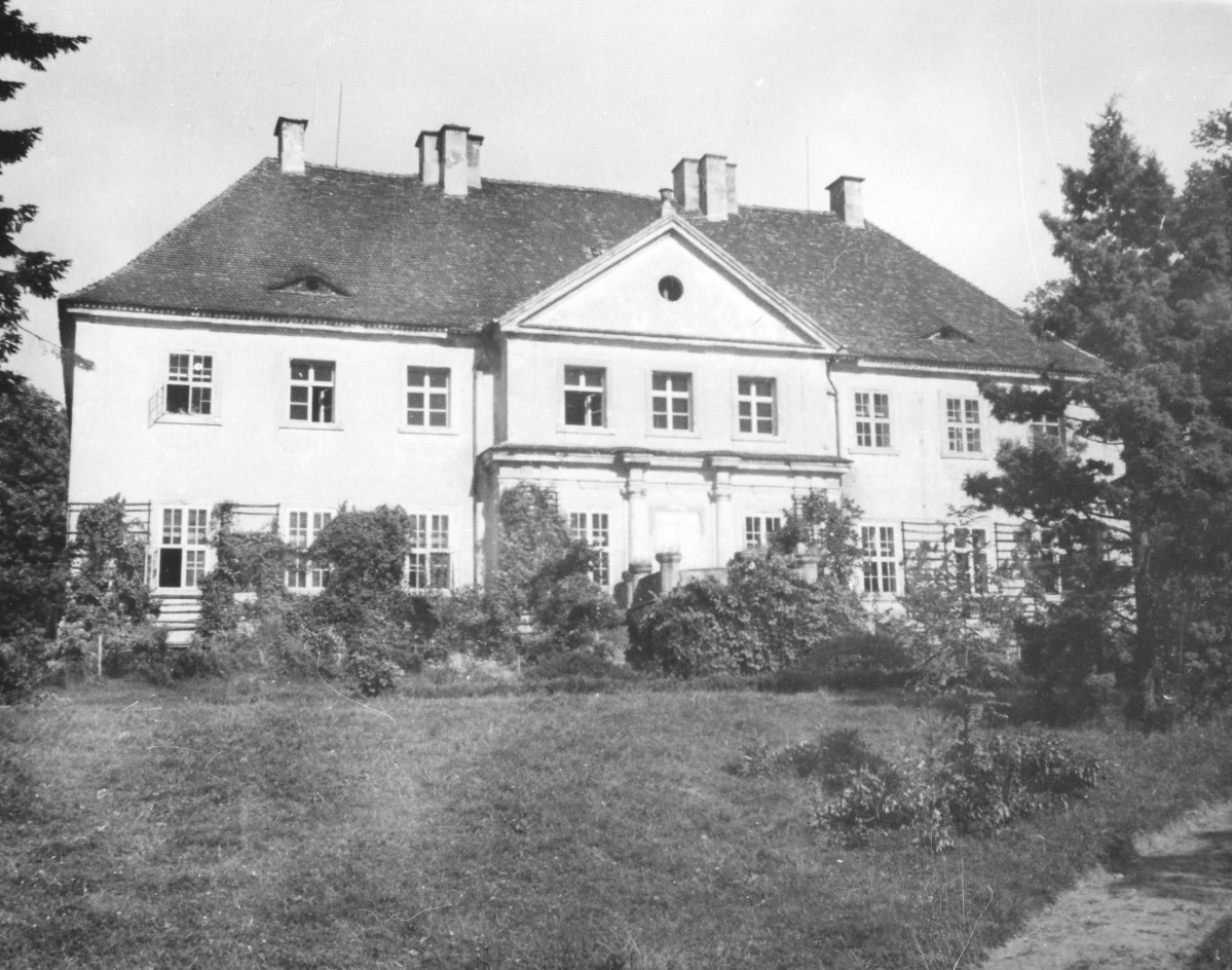 pałac - elewacja ogrodowa, skan 1