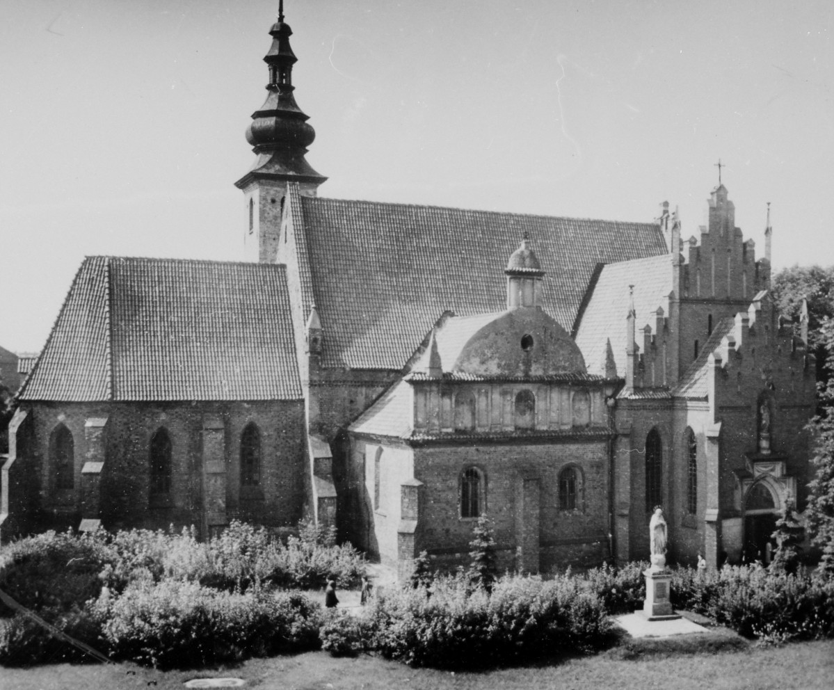kościół Bernardynów, ob. parafialny pw. św. Katarzyny Aleksandryjskiej, skan 1
