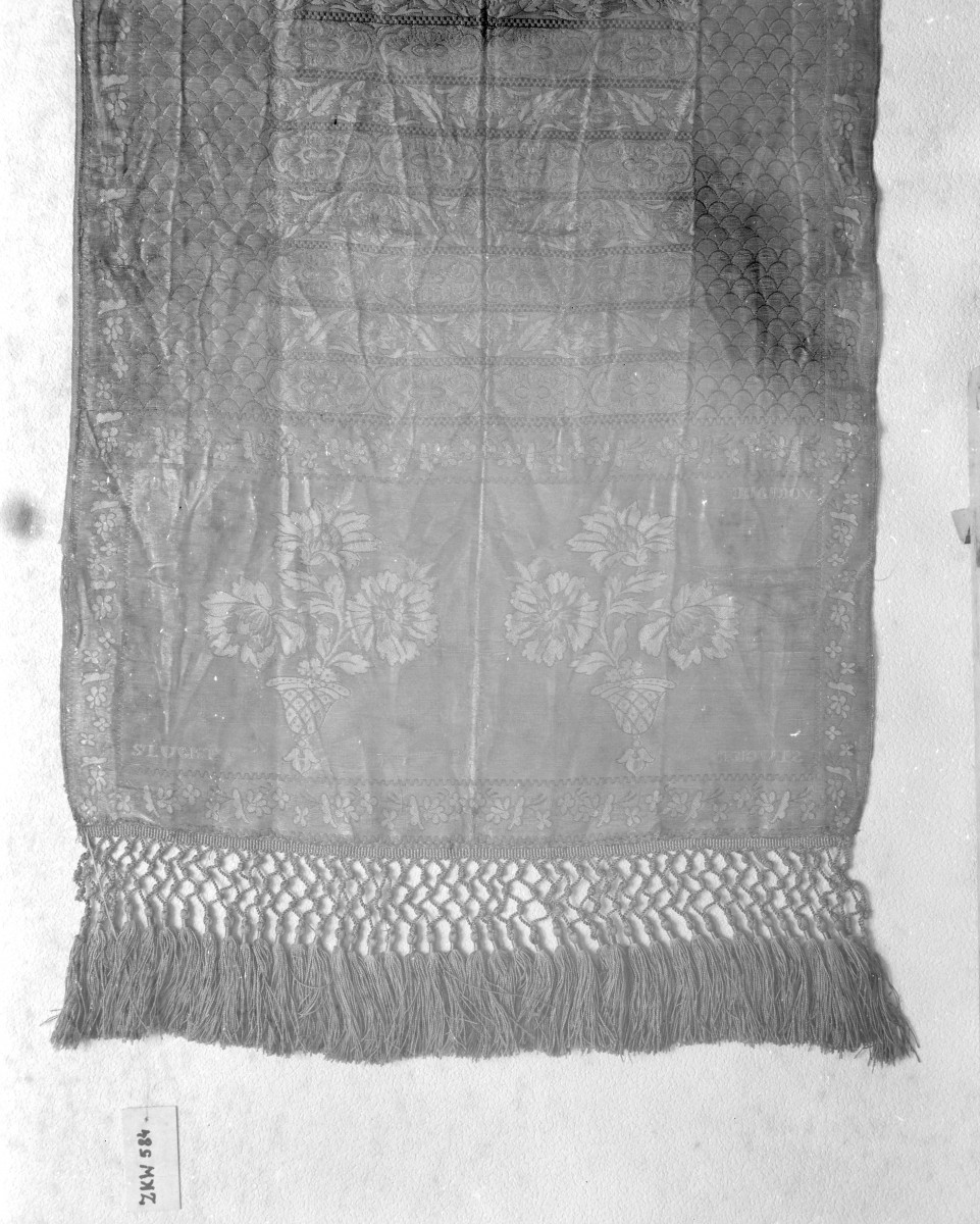 Zamek Królewski - zbiory - pas lity dwustronny - Słuck /1807 rok/ - głowa i wciąża /fragment/ - awers, skan 1