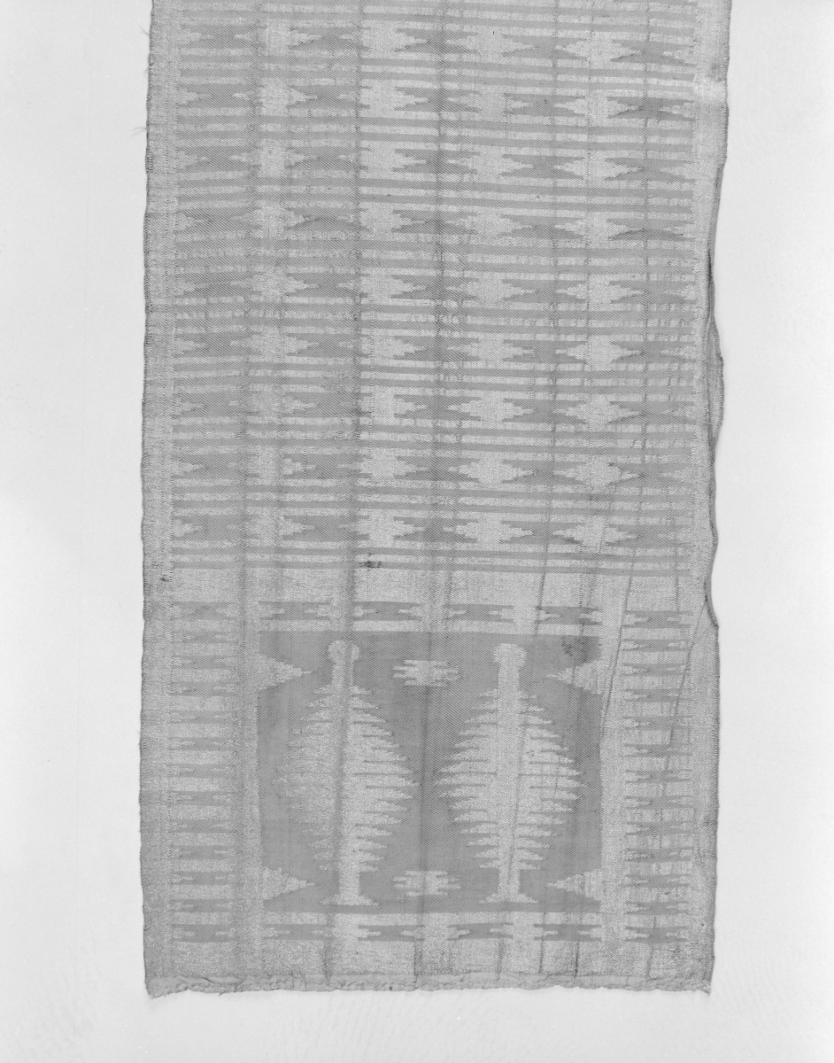 Muzeum Diecezjalne - zbiory - pas lity jednostronny - Bliski Wschód /XIX wiek/ -  głowa i wciąża /fragment/ - awers, skan 1