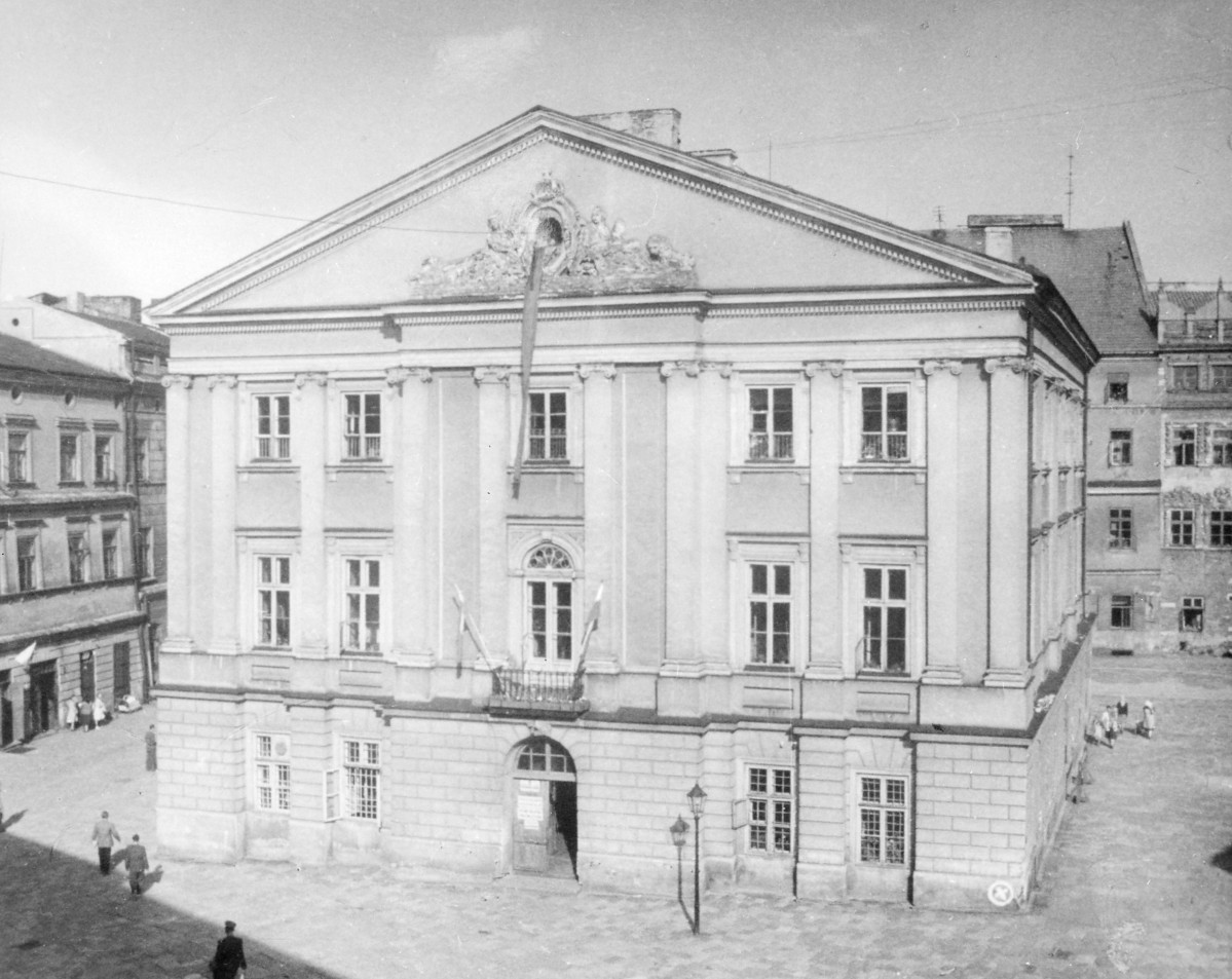 FN-ODZ-103838 - widok na elewację frontową, skan 1
