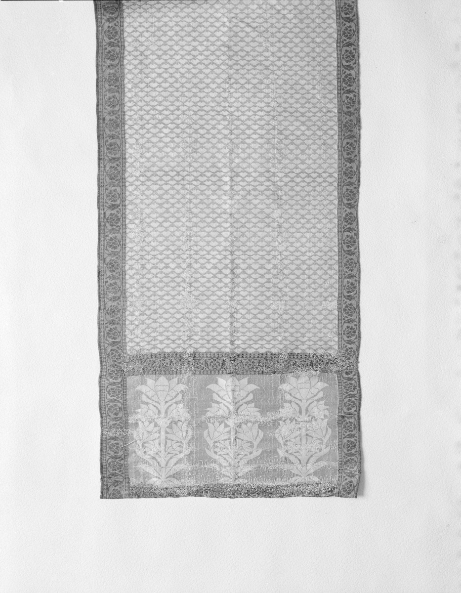 Muzeum Narodowe - zbiory - pas lity dwustronny - Turcja /XVIII wiek/ - głowa i wciąża /fragment/ - awers, skan 1