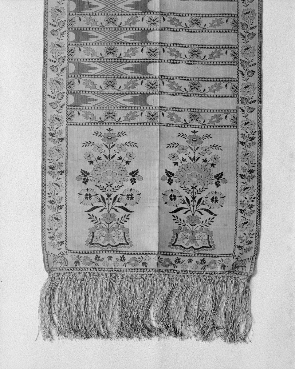 Muzeum Narodowe - zbiory - pas jedwabny czterostronny - Lipków /Paschalis Jakubowicz 1791 - 1794 rok/ - głowa i wciąża /fragment/ - awers, skan 1