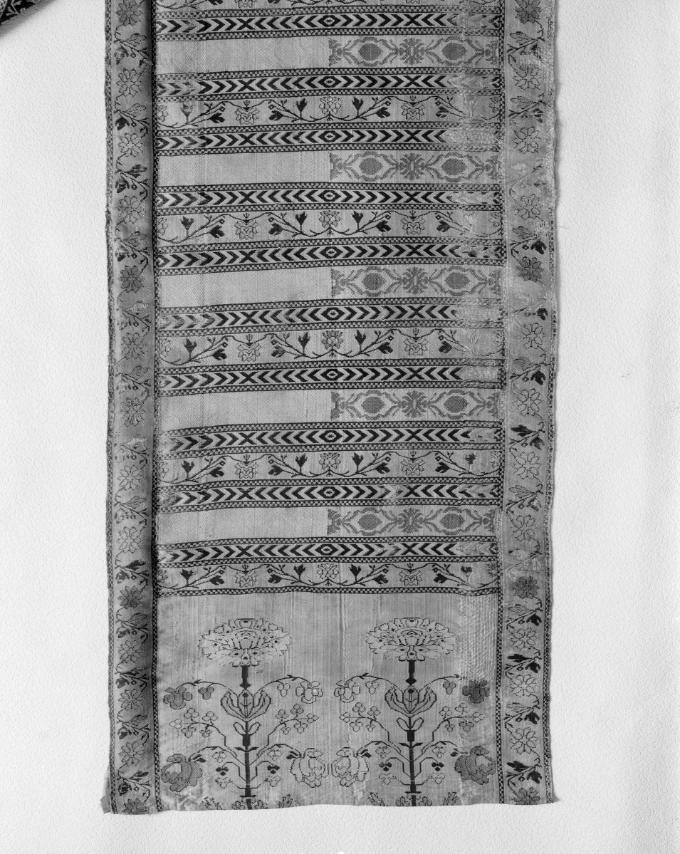 Własność prywatna - zbiory - pas jedwabny czterostronny - Kraków /XVIII wiek/ - głowa i wciąża /fragment/ - awers, skan 1