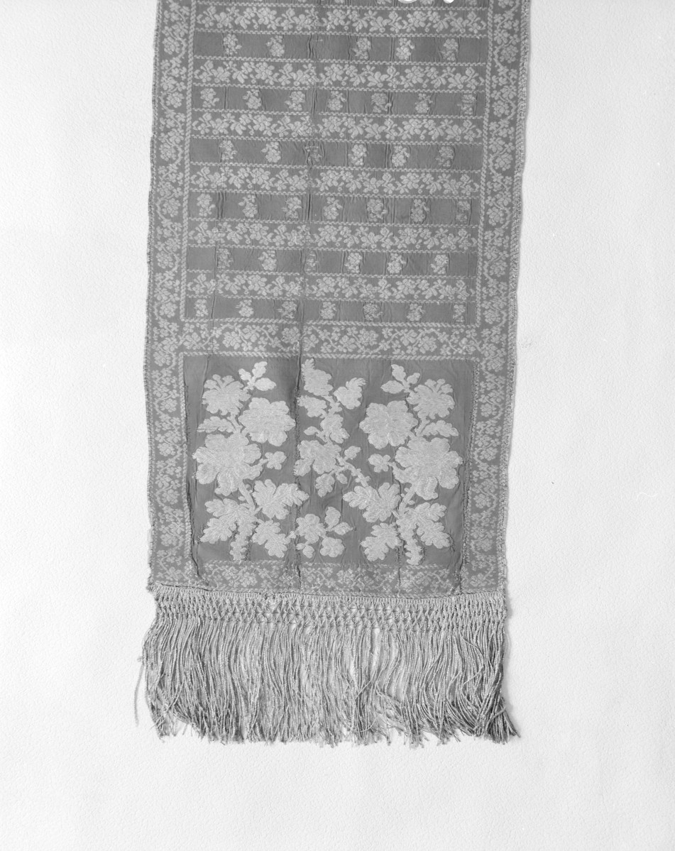 Muzeum Narodowe - zbiory - pas lity dwustronny - Grodno /1768 - 1780 rok/ - głowa i wciąża /fragment/ - awers, skan 1
