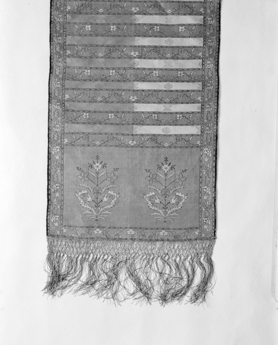 Muzeum Narodowe - zbiory - pas lity czterostronny - Buczacz /Oskar Potocki 1894 rok/ - głowa i wciąża /fragment/ - awers, skan 1