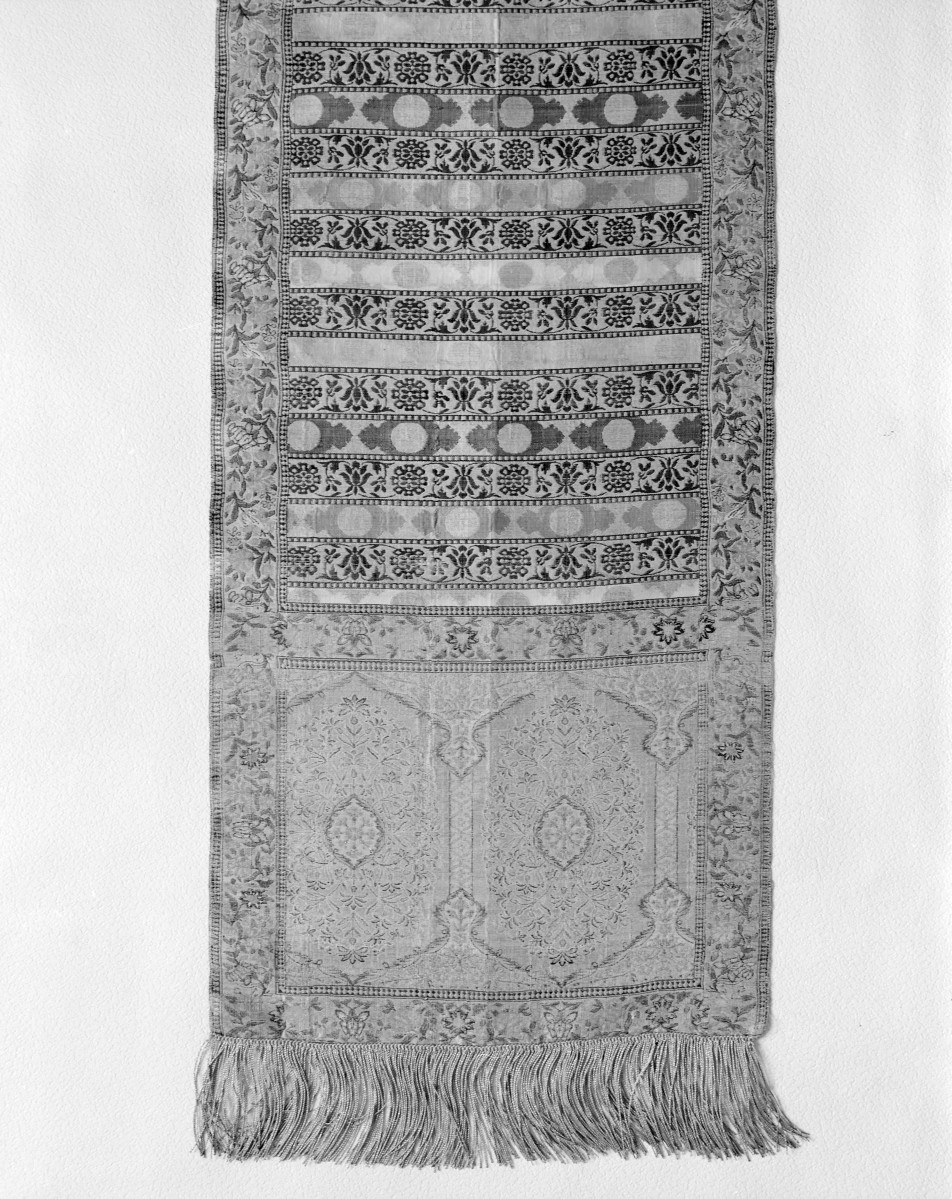 Muzeum Narodowe - zbiory - pas lity jednostronny - /XVIII wiek/ - głowa i wciąża /fragment/ - awers, skan 1