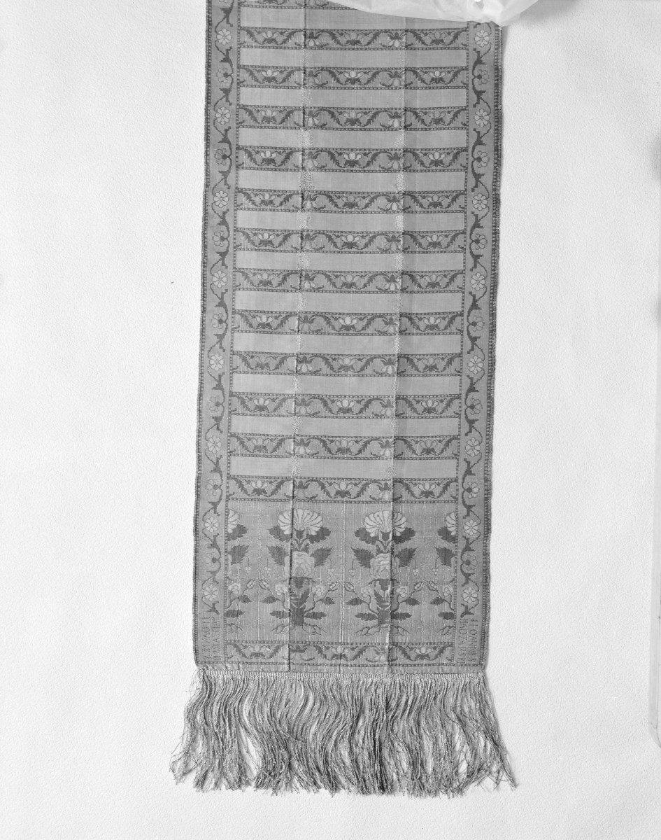 Muzeum Narodowe - zbiory - pas lity dwustronny - Słuck /Jan Madżarski 1776 - 1780 rok/ - głowa i wciąża /fragment/ - awers, skan 1