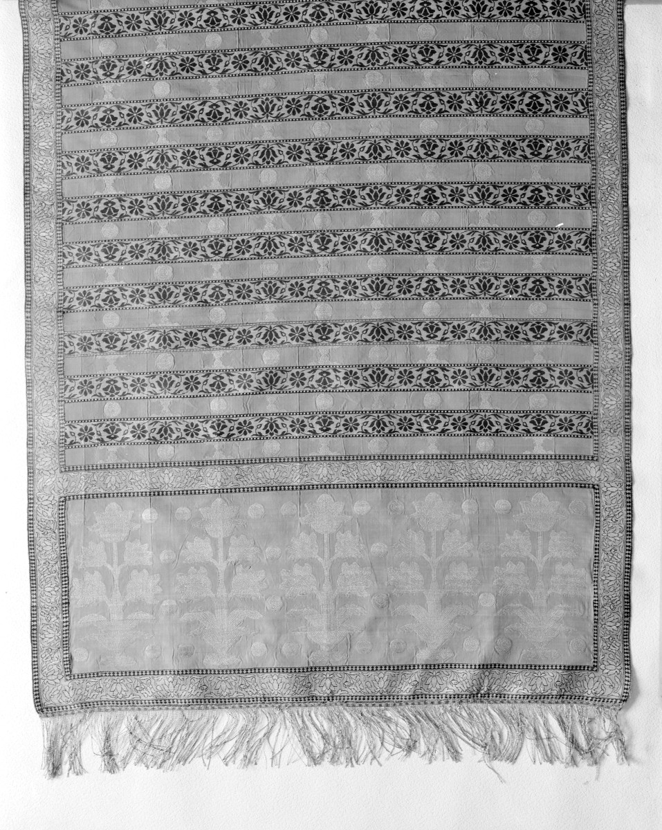 Muzeum Narodowe - zbiory - pas lity dwustronny - Bliski Wschód /XVIII wiek/ - głowa i wciąża /fragment/ - awers, skan 1