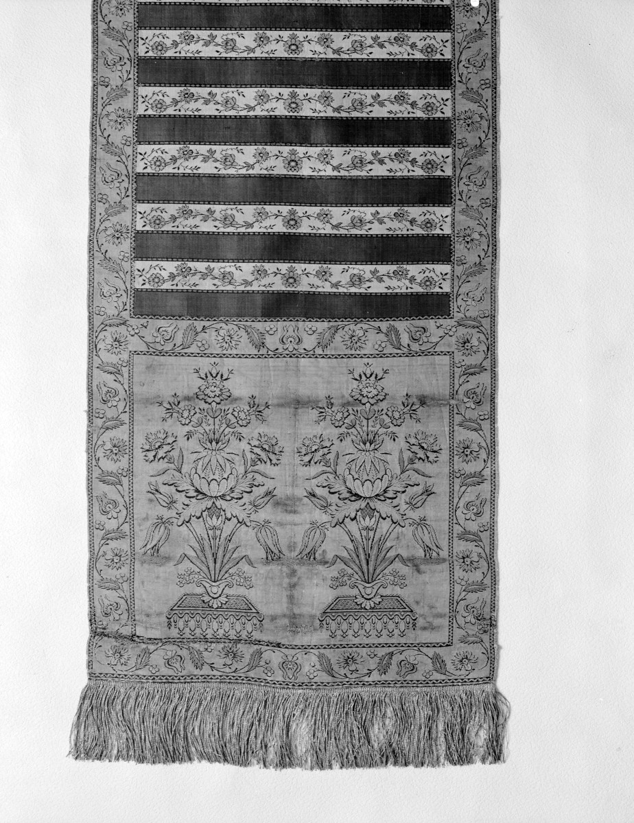 Muzeum Narodowe - zbiory - pas półlity dwustronny - Kraków /Franciszek Masłowski XVIII wiek/ - głowa i wciąża /fragment/ - awers, skan 1