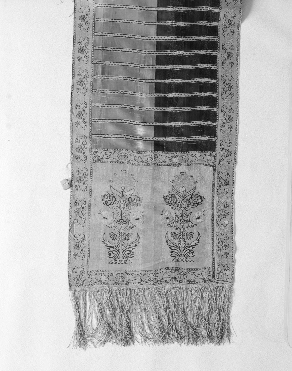 Muzeum Narodowe - zbiory - pas lity czterostronny - Słuck /Jan Madżarski 1767 - 1780 rok/ - głowa i wciąża /fragment/ - awers, skan 1