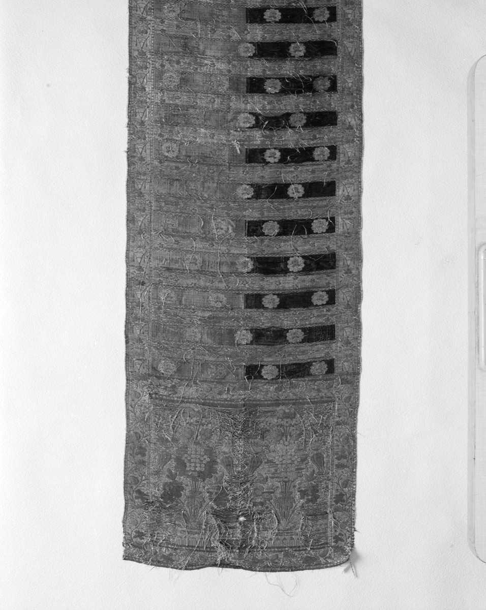 Muzeum Narodowe - zbiory - pas lity czterostronny - Lyon /1785 - 1792 rok/ - głowa i wciąża /fragment/ - awers, skan 1