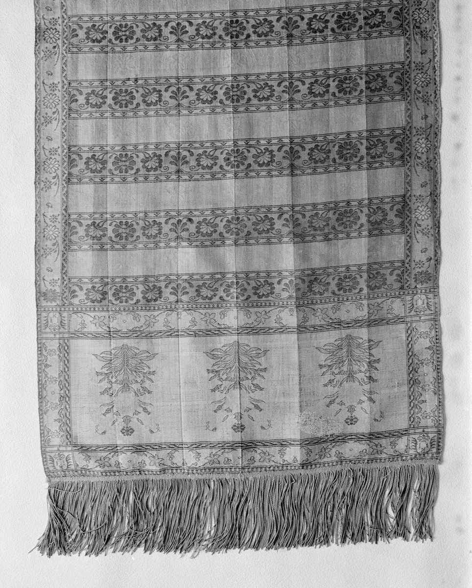 Muzeum Narodowe - zbiory - pas jedwabny jednostronny - Moskwa /Iwan Kołokolnikov XVIII wiek/ - głowa i wciąża /fragment/ - awers, skan 1