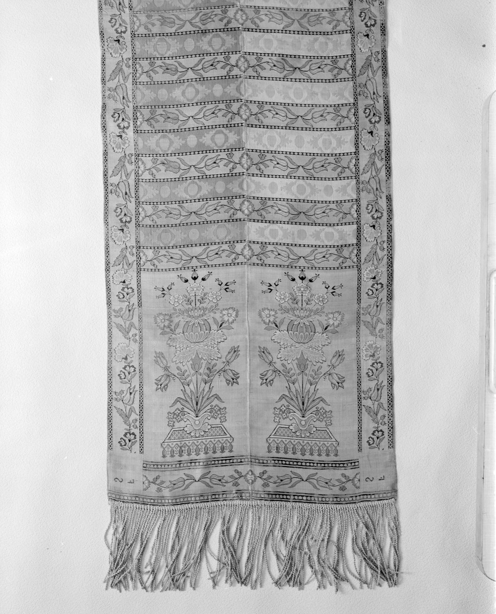 Muzeum Narodowe - zbiory - pas lity czterostronny - Lyon /1785 - 1792 rok/ - głowa i wciąża /fragment/ - awers, skan 1