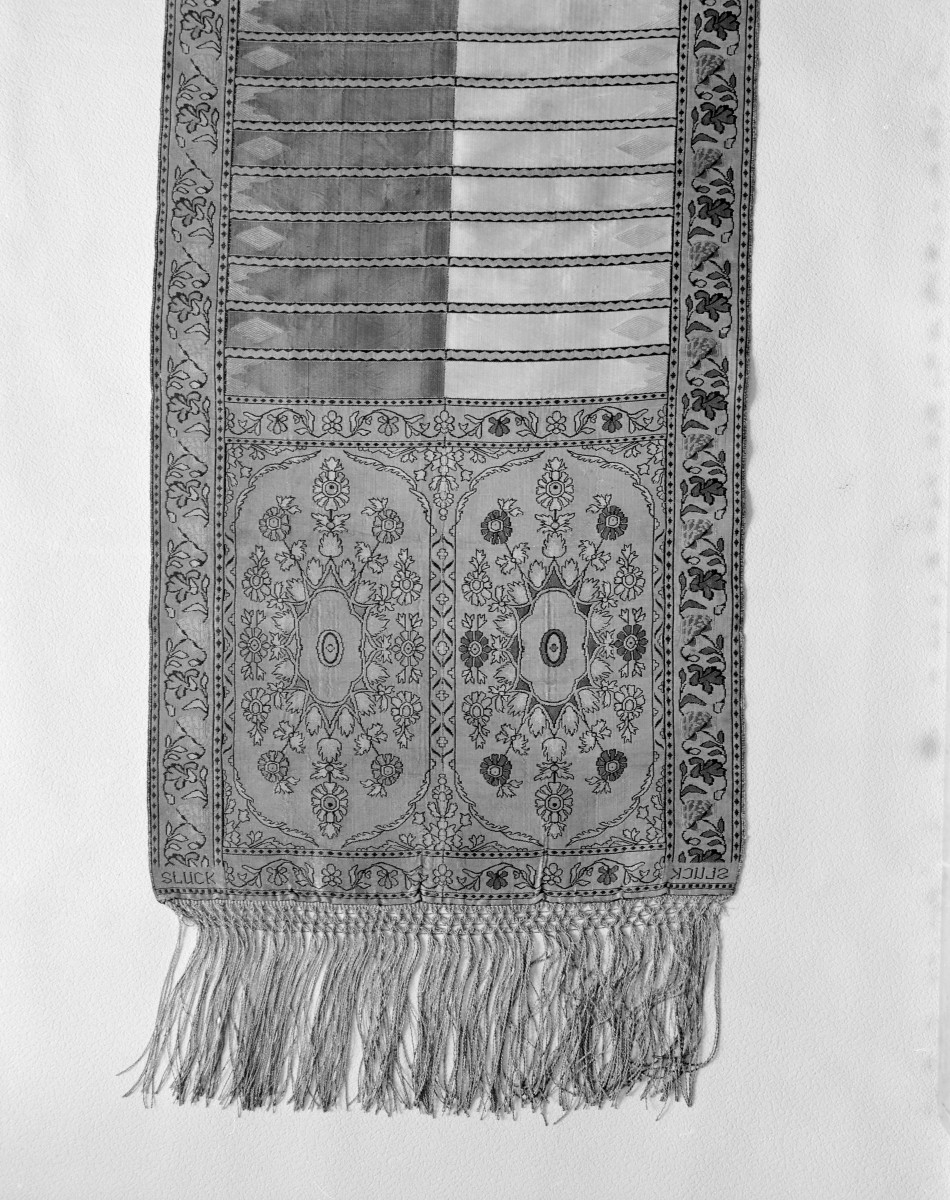 Muzeum Narodowe - zbiory - pas lity czterostronny - Słuck /Jan Madżarski 1767 - 1780 rok/ - głowa i wciąża /fragment/ - awers, skan 1