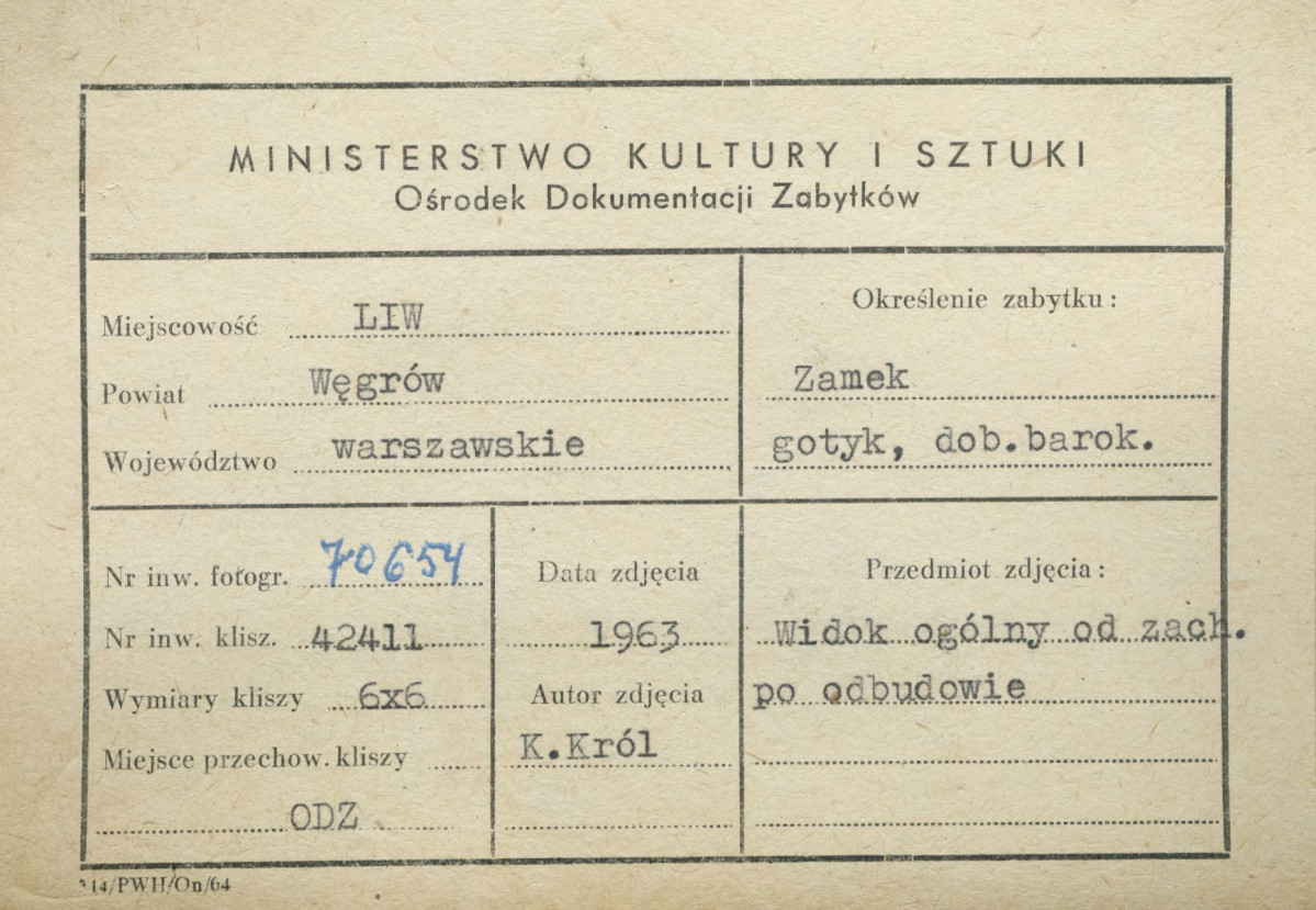 Zespół zamkowy - widok ogólny od strony zach. - metryczka, skan 1
