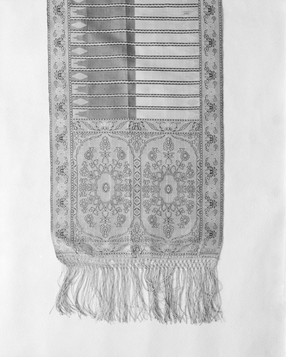Muzeum Narodowe - zbiory - pas lity czterostronny - Słuck /Jan Madżarski 1767 - 1780 rok/ - głowa i wciąża /fragment/ - awers, skan 1