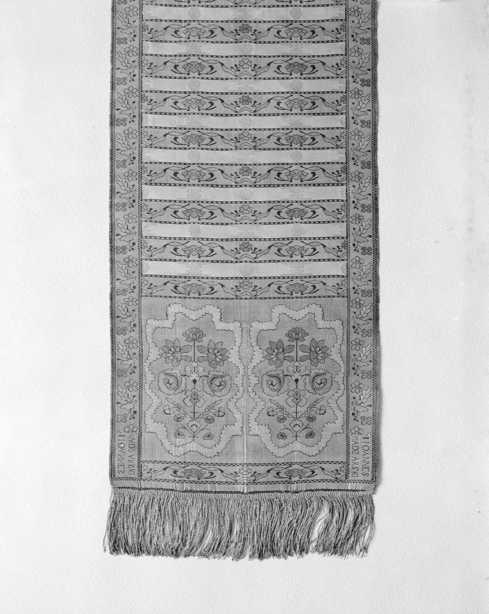 Muzeum Narodowe - zbiory - pas lity dwustronny - Słuck /Jan Madżarski 1767 - 1780 rok/ - głowa i wciąża /fragment/ - awers, skan 1
