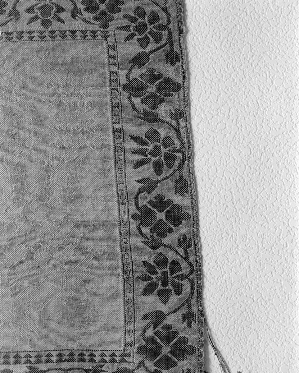 Muzeum Narodowe - zbiory - pas lity dwustronny - Stambuł /XVIII wiek/ - głowa i wciąża /fragment/ - sygnatura, skan 1