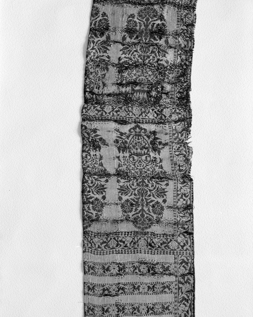 Muzeum Narodowe - zbiory - pas lity dwustronny - Turcja /XVIII wiek/ - głowa i wciąża /fragment/ - awers, skan 1