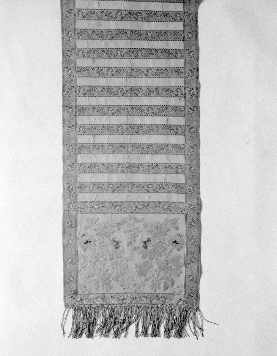 Muzeum Narodowe - zbiory - pas lity dwustronny - Grodno /1768 - 1780 rok/ - głowa i wciąża /fragment/ - awers, skan 1