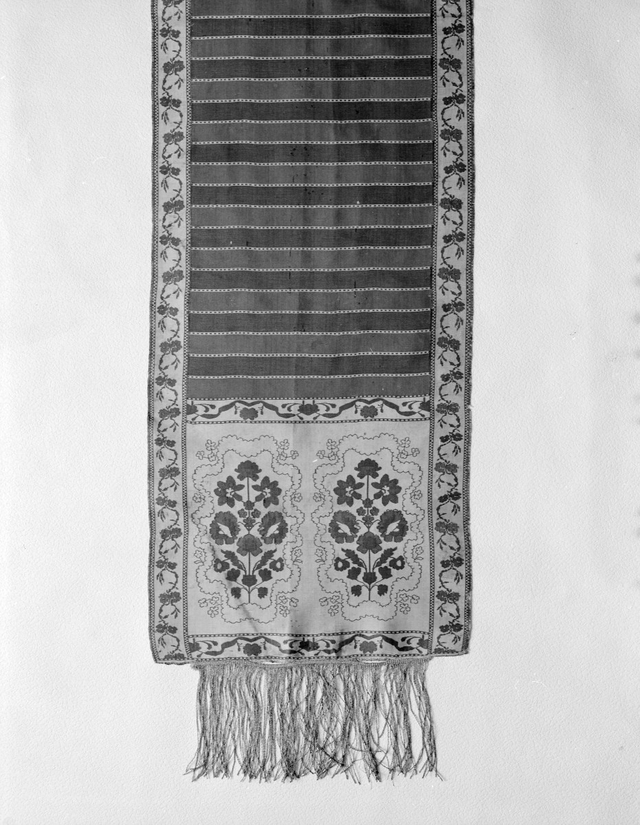 Muzeum Narodowe - zbiory - pas jedwabny dwustronny - Słuck /1767 - 1780 rok/ - głowa i wciąża /fragment/ - awers, skan 1