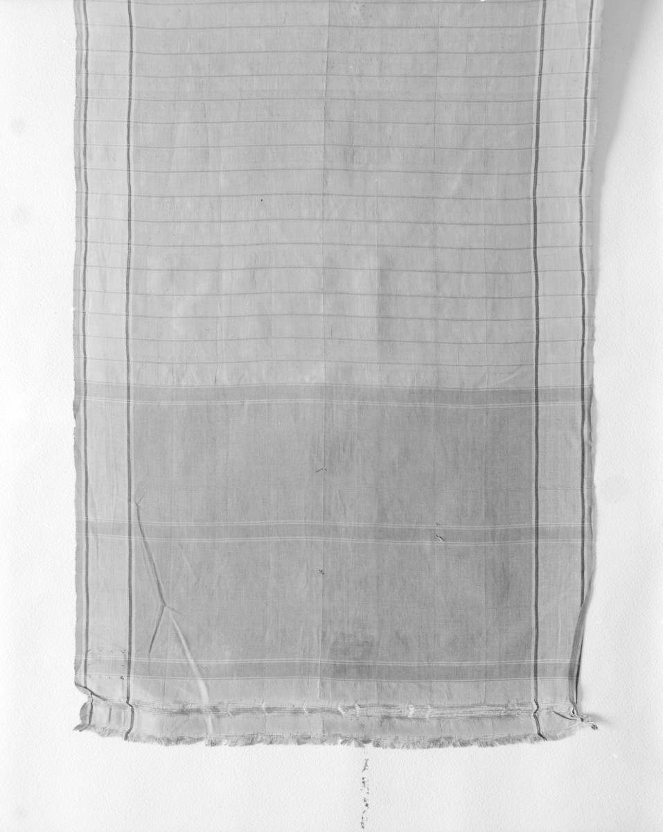 Muzeum Narodowe - zbiory - pas jedwabny dwustronny - Bliski Wschód /XIX wiek/ - głowa i wciąża /fragment/ - awers, skan 1