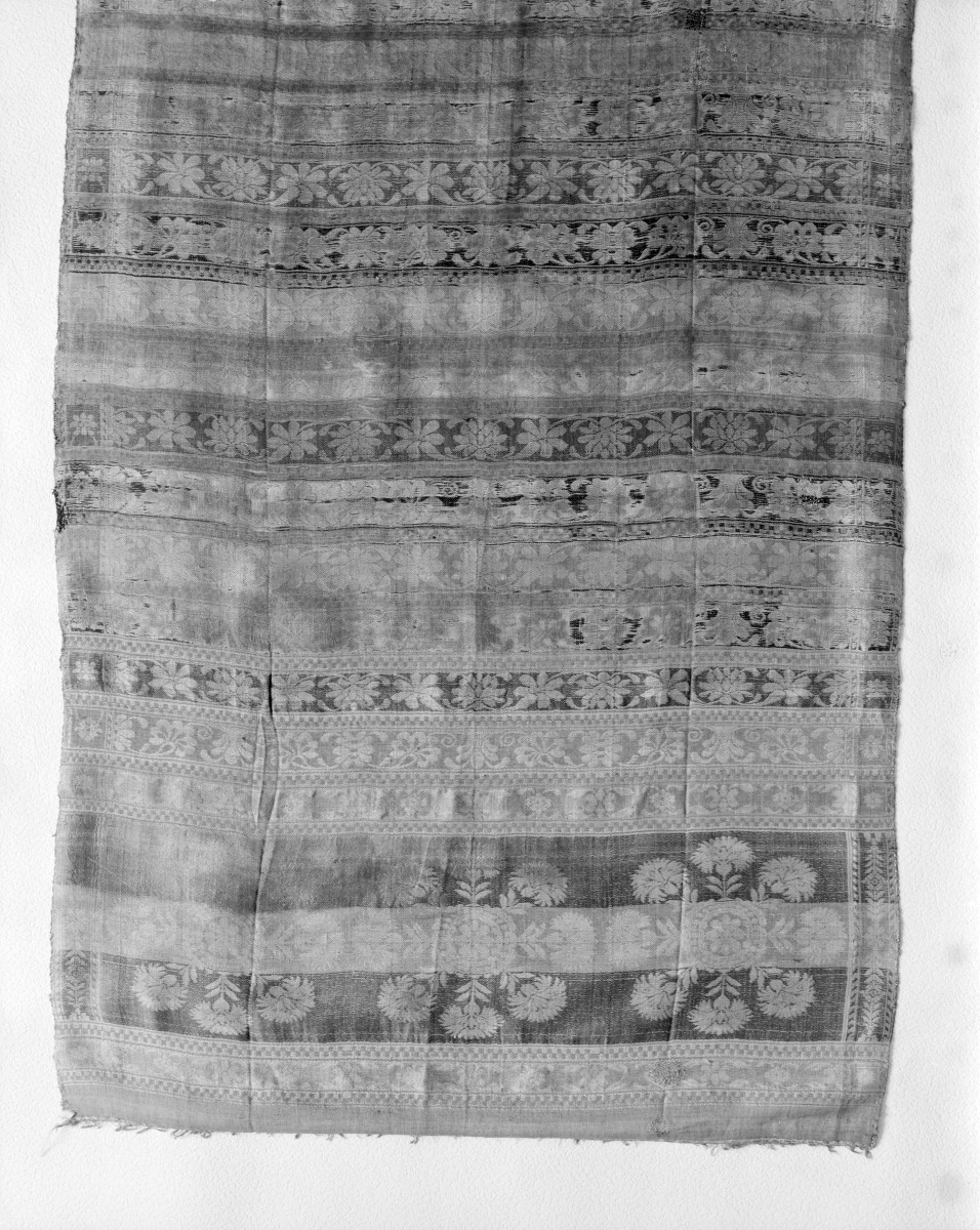 Muzeum Narodowe - zbiory - pas półjedwabny dwustronny - Rosja /XVIII wiek/ - głowa i wciąża /fragment/ - awers, skan 1