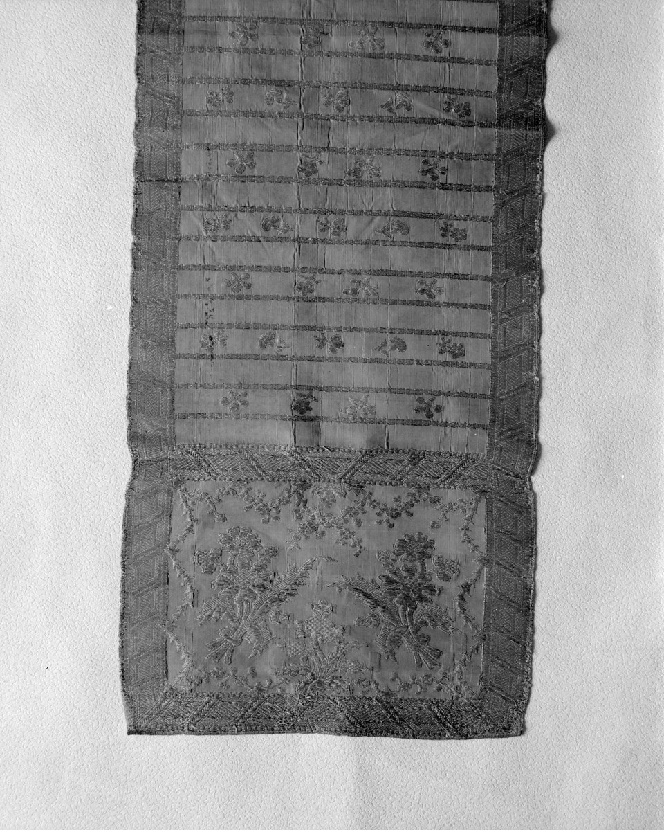 Muzeum Narodowe - zbiory - pas lity dwustronny - Grodno /1768 - 1780 rok/ - głowa i wciąża /fragment/ - awers, skan 1
