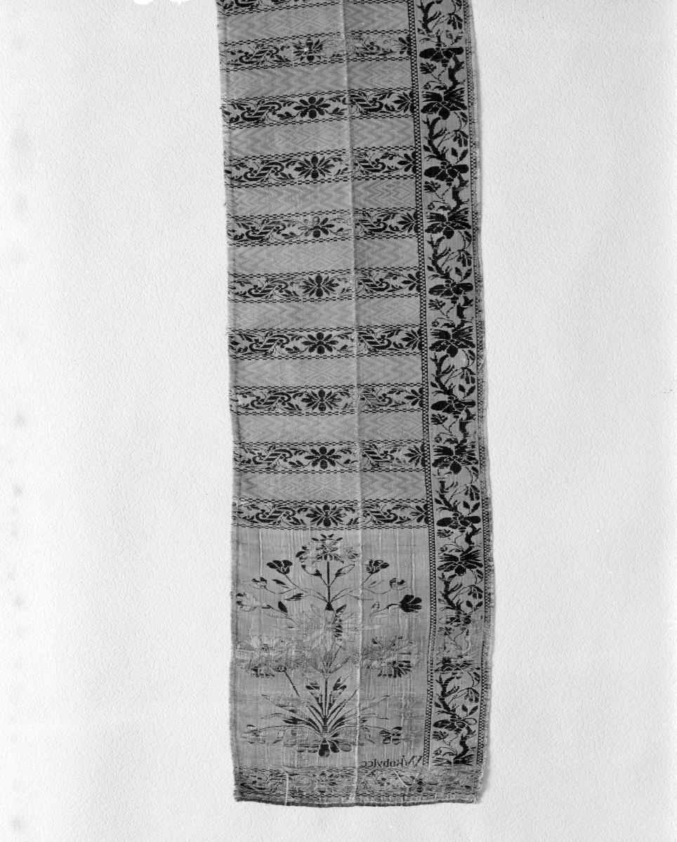 Muzeum Narodowe - zbiory - pas lity dwustronny - Kobyłka /Szczepan Filsjean 1787 - 1794 rok/ - głowa i wciąża /fragment/ - awers, skan 1