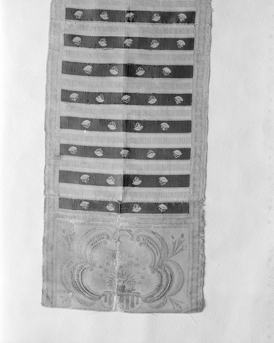 Muzeum Narodowe - zbiory - pas lity jednostronny - Lyon /1785 - 1792 rok/ - głowa i wciąża /fragment/ - awers, skan 1