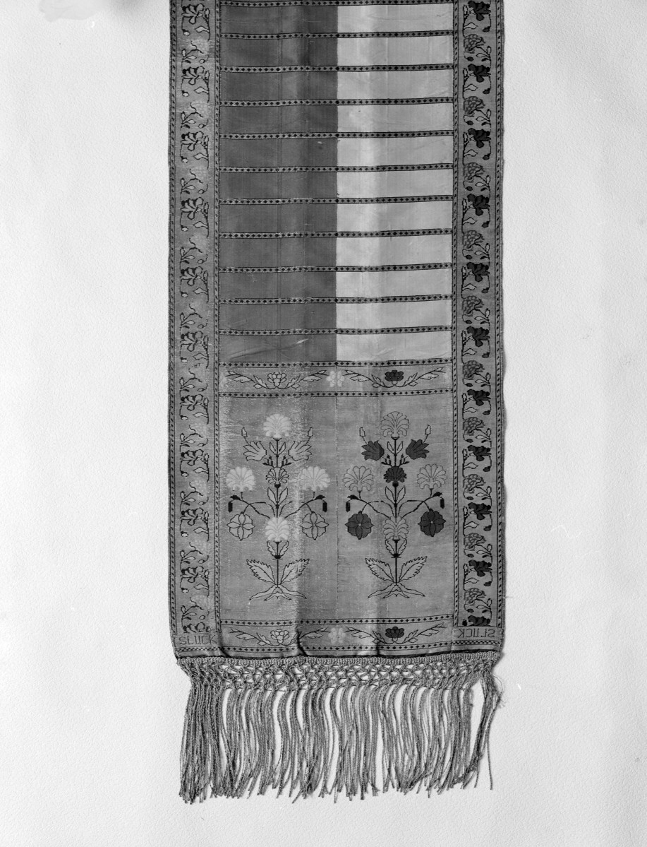 Muzeum Narodowe - zbiory - pas lity czterostronny - Słuck /Jan Madżarski 1767 - 1780 rok/ - głowa i wciąża /fragment/ - awers, skan 1
