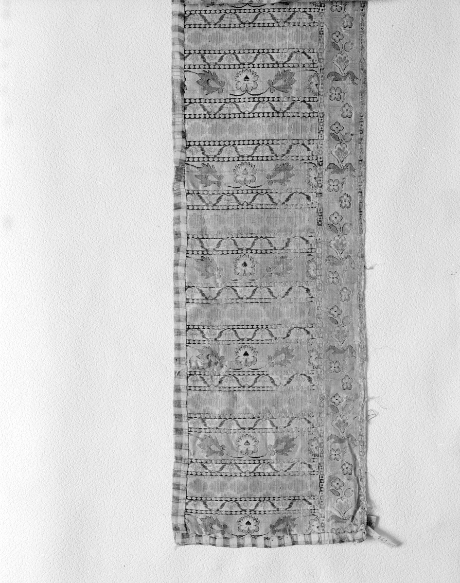 Muzeum Narodowe - zbiory - pas jedwabny dwustronny - Lipków /Paschalis Jakubowicz 1791 - 1794 rok/ - głowa i wciąża /fragment/ - awers, skan 1