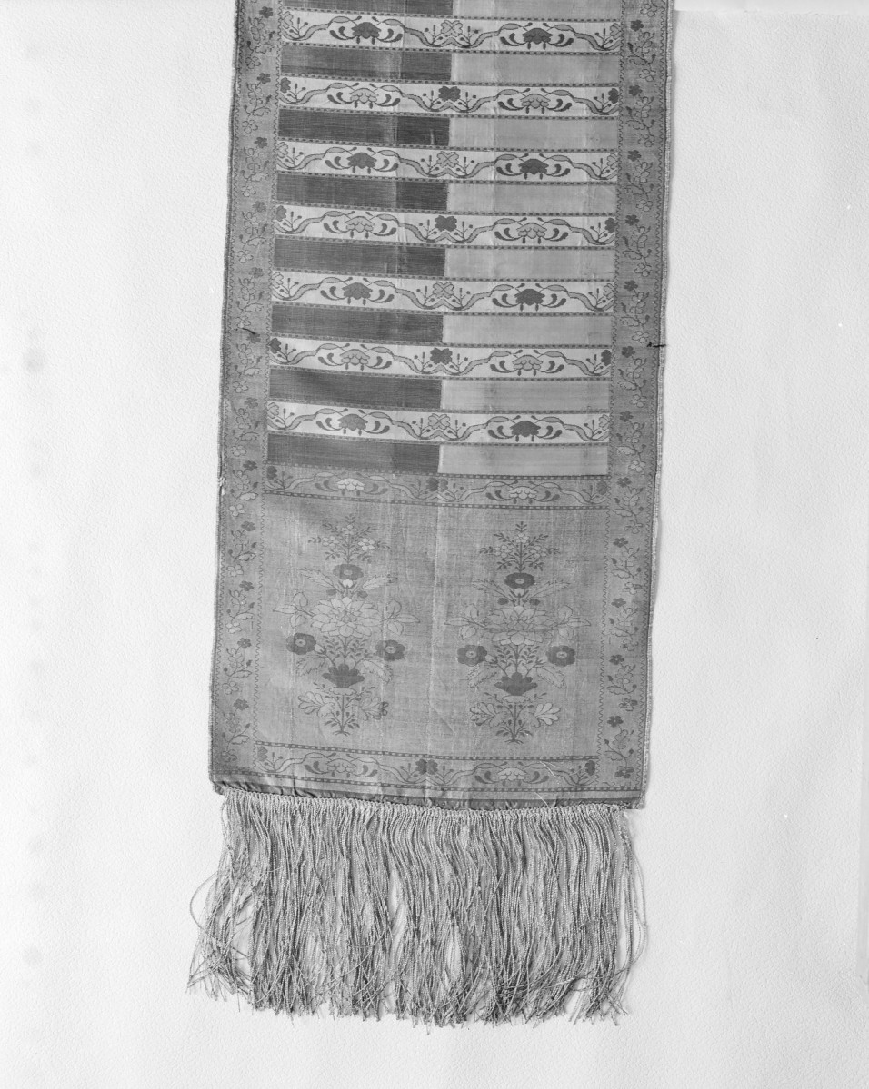 Muzeum Narodowe - zbiory - pas lity czterostronny - Lyon /1785 - 1792 rok/ - głowa i wciąża /fragment/ - awers, skan 1