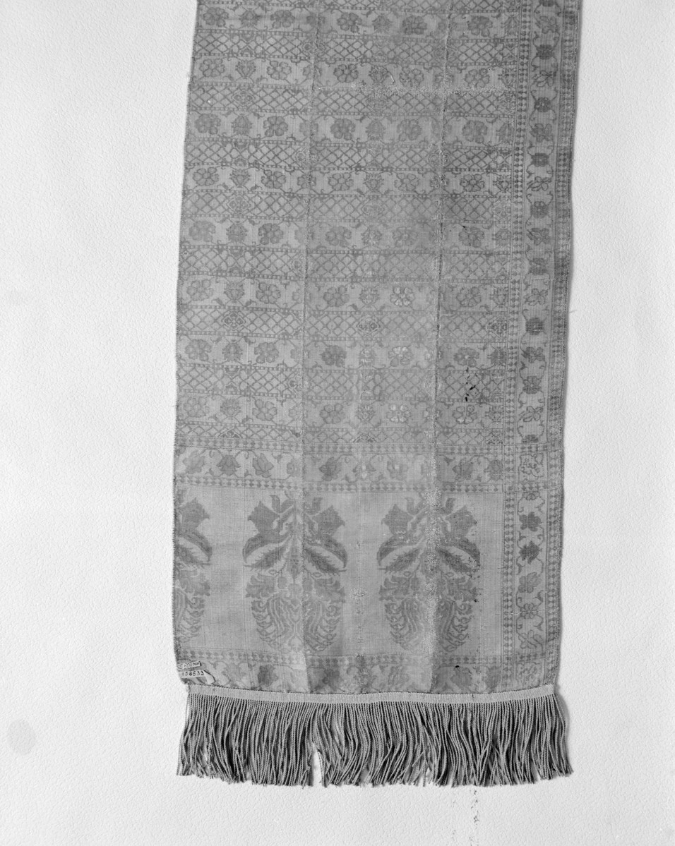 Muzeum Narodowe - zbiory - pas lity dwustronny - Bliski Wschód /XVIII wiek/ - głowa i wciąża /fragment/ - awers, skan 1