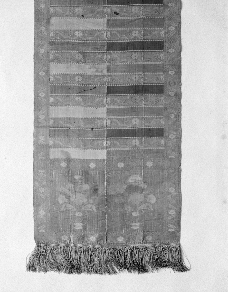 Muzeum Narodowe - zbiory - pas lity trójstronny - Rosja /XVIII wiek/ - głowa i wciąża /fragment/ - awers, skan 1