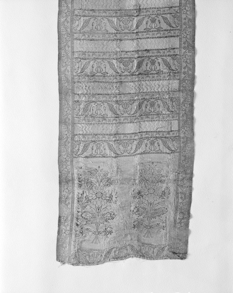 Muzeum Narodowe - zbiory - pas lity czterostronny - Kraków /Józef Trojanowski lub franciszek Masłowski 1791 - 1796 rok/ - głowa i wciąża /fragment/ - awers, skan 1
