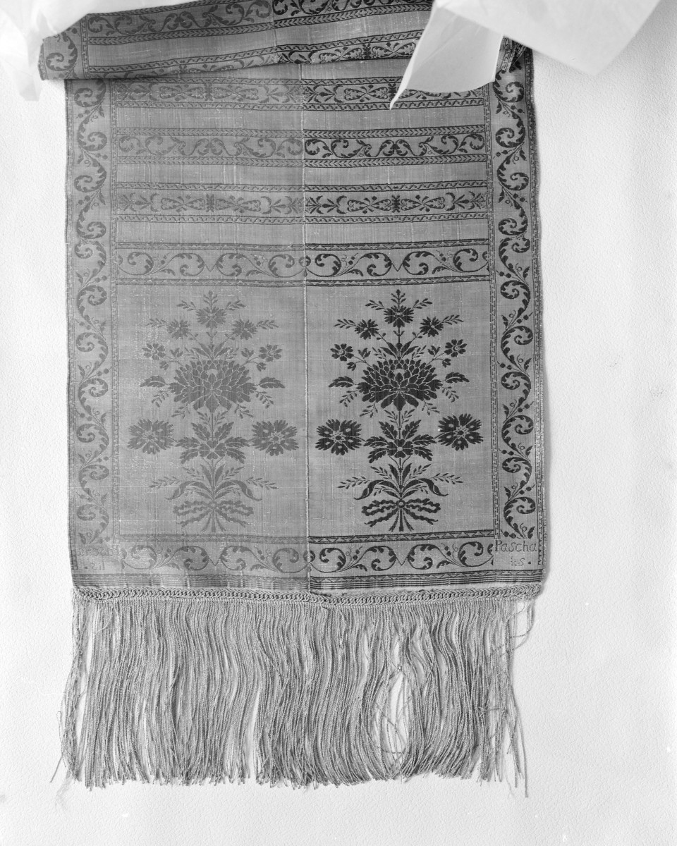 Muzeum Narodowe - zbiory - pas lity czterostronny - Warszawa lub Lipków /Paschalis Jakubowicz 1788 - 1790 rok/ - głowa i wciąża /fragment/ - awers, skan 1