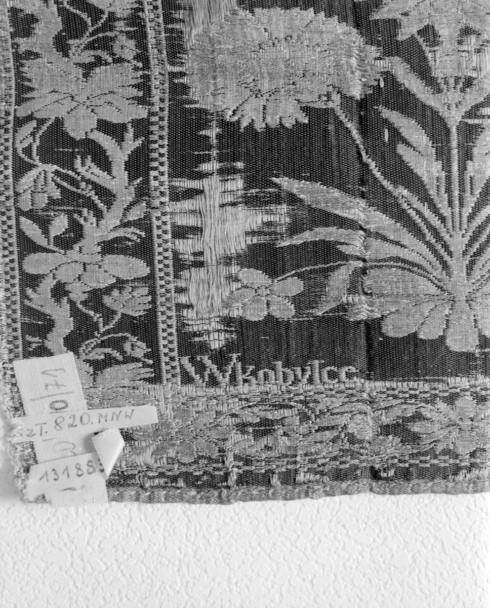 Muzeum Narodowe - zbiory - pas lity dwustronny - Kobyłka /Szczepan Filsjean 1787 - 1794 rok/ - głowa i wciąża /fragment/ - sygnatura, skan 1