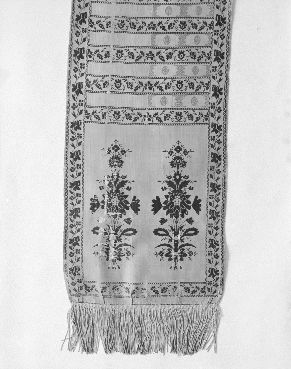 Muzeum Narodowe - zbiory - pas jedwabny czterostronny - Kraków /Józef Trojanowski 1791 - 1796 rok/ - głowa i wciąża /fragment/ - awers, skan 1