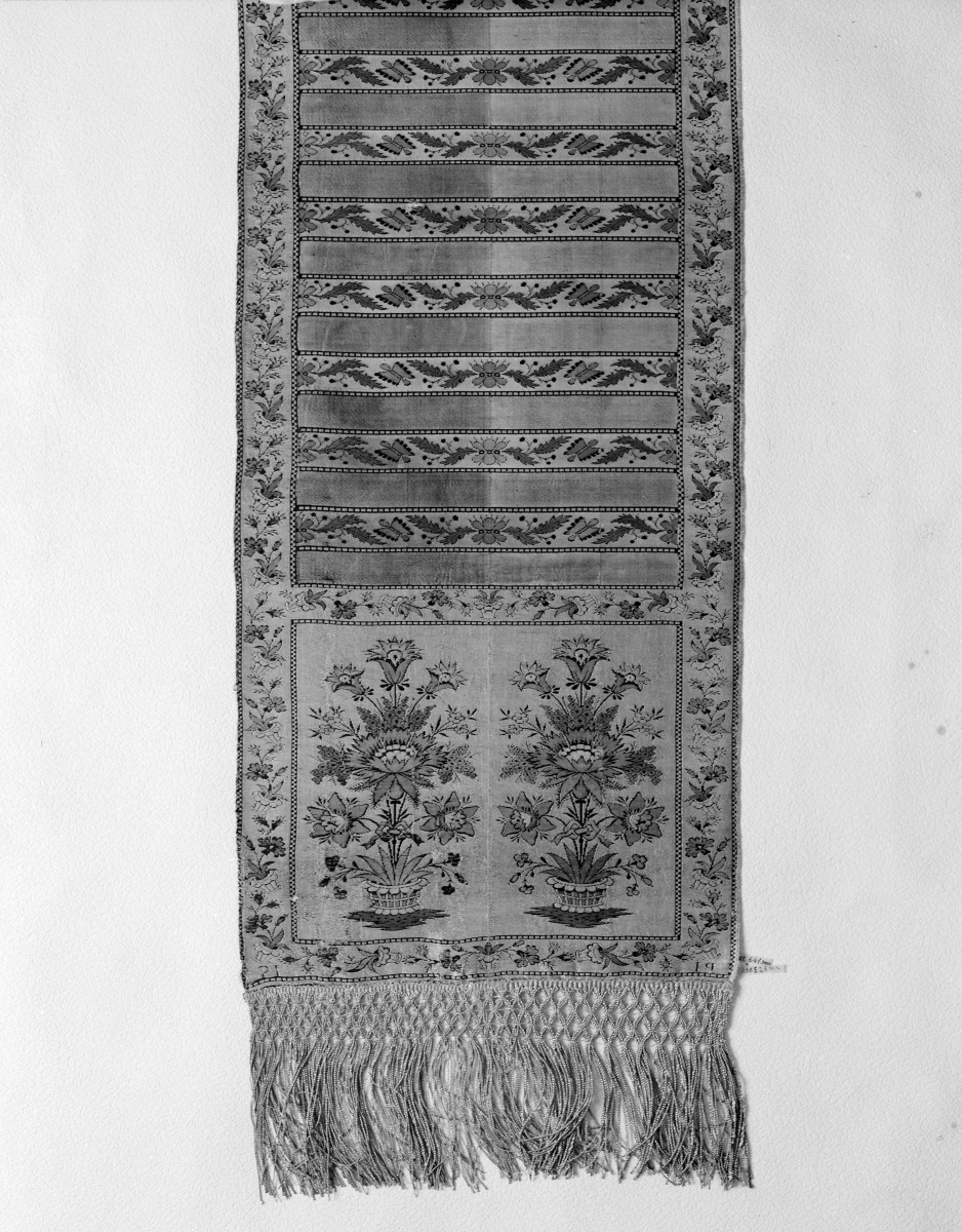 Muzeum Narodowe - zbiory - pas lity czterostronny - Lyon /1789 - 1792 rok/ - głowa i wciąża /fragment/ - awers, skan 1