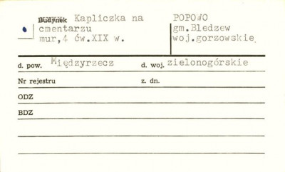 kapliczka na cmentarzu, skan 1