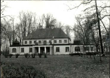 dwór, ob. szkoła, skan 4