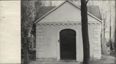 kaplica grobowa rodziny Kossakowskich, na cmentarzu, skan 4