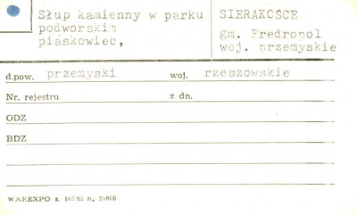 słup kamienny w parku podworskim, skan 1