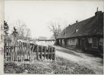 budynek mieszkalny w zespole dworsko-parkowym, skan 2
