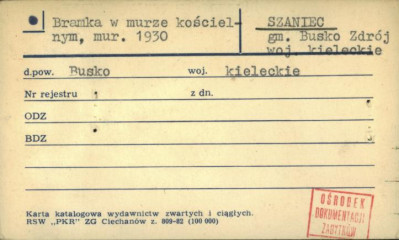 brama w murze kościelnym, skan 1
