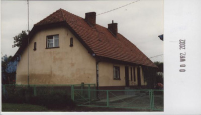 zespół folwarczny - czworak - ob. dom, skan 2